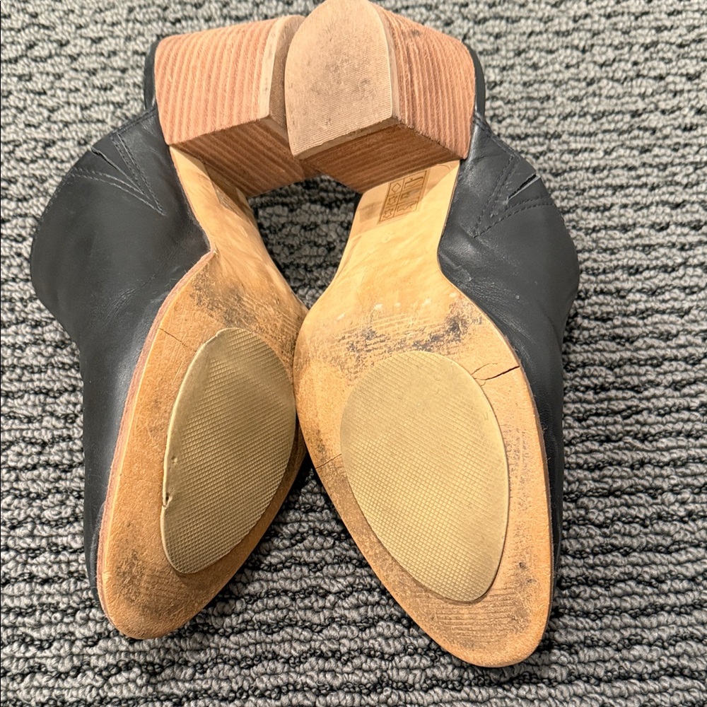 Madewell Black Leather Slip-On Clogs - Picture 3 of 4